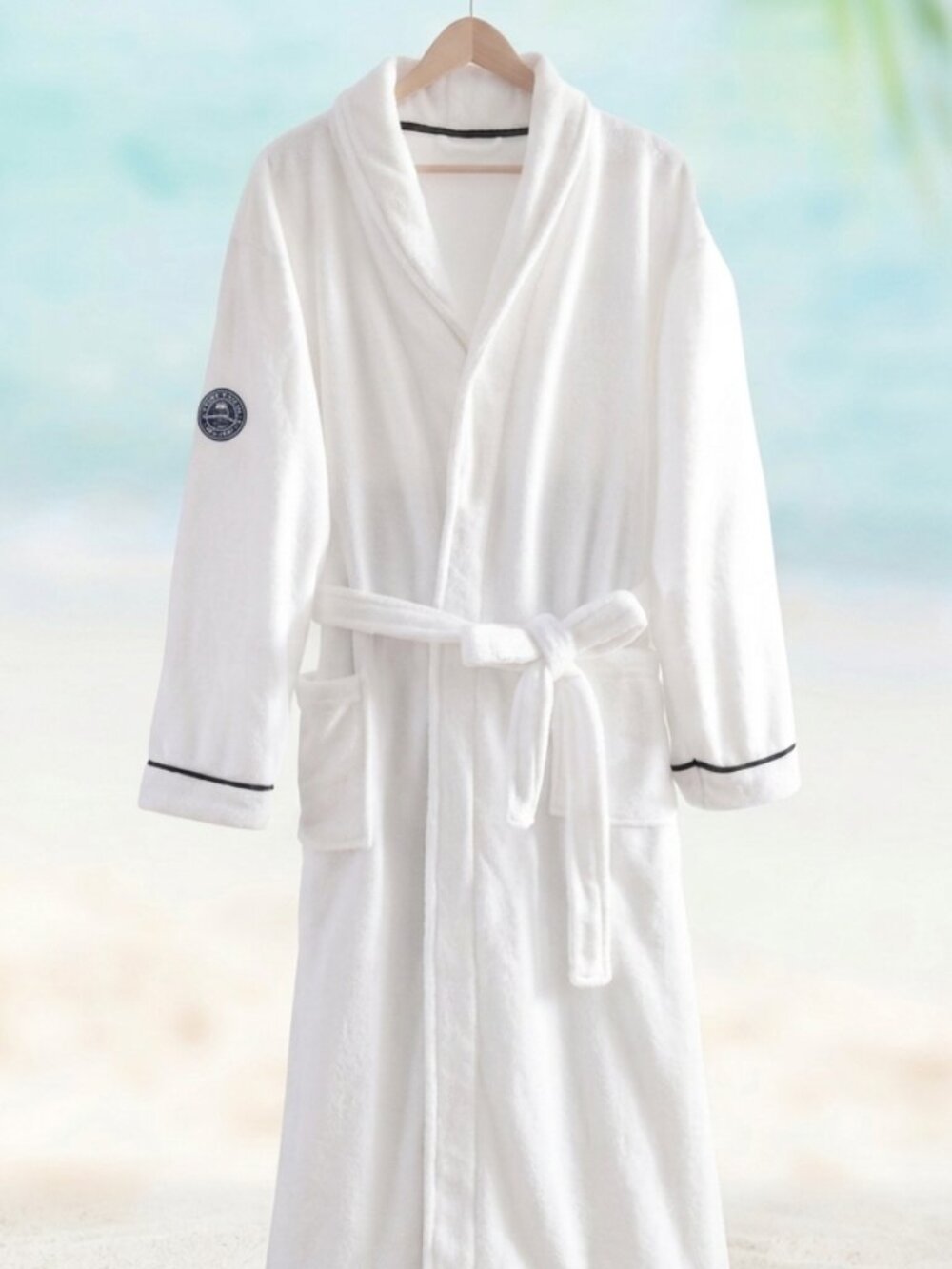 Tommy Bahama White Bathrobe with Black Trim NWT - Picture 7 of 7